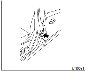 Nissan Micra. Tire and loading information label