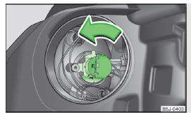 Fig. 157 Removing the bulb for the main beam