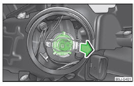 Fig. 155 Removing bulbs for low and main beam